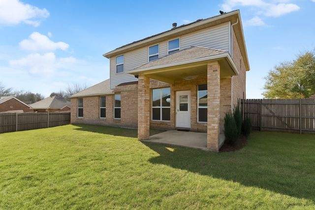 2708 Lake Country Drive, Grand Prairie, TX 75052