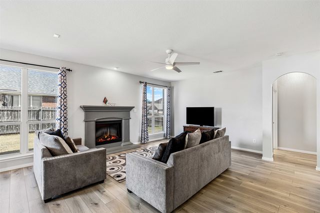 2708 Lake Country Drive, Grand Prairie, TX 75052