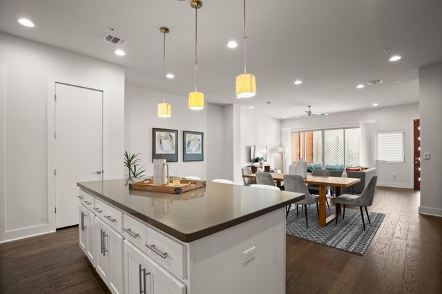 2116 Philomena ST, Austin, TX 78723