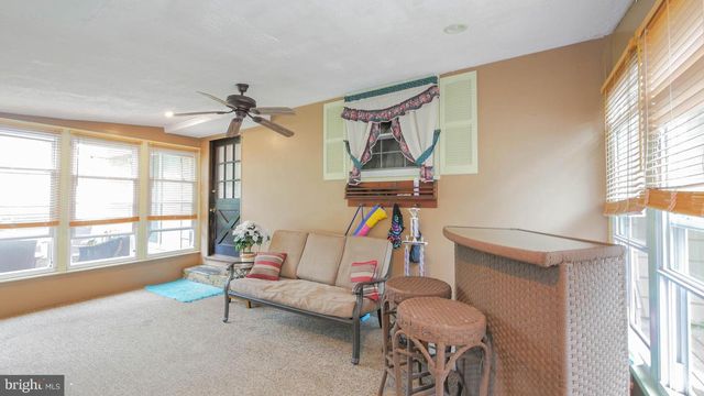 100 KENNEDY BLVD, Somerdale, NJ 08083