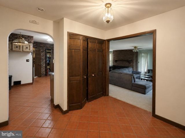 100 KENNEDY BLVD, Somerdale, NJ 08083