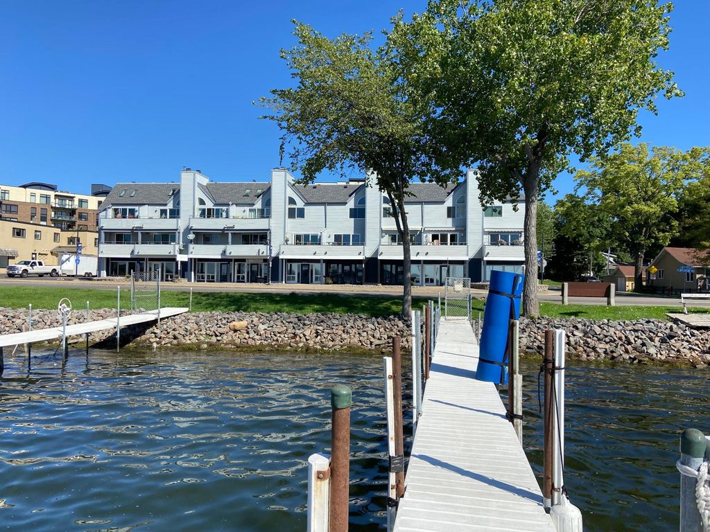 4 Shoreline Place, Spring Park, MN 55384