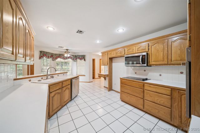 32965 E 740 Road, Wagoner, OK 74467