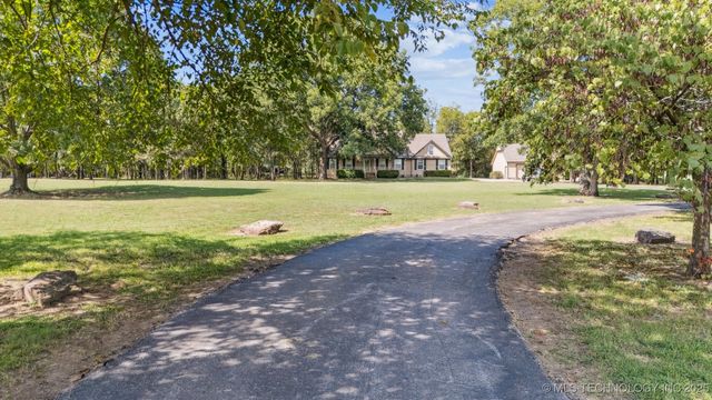 32965 E 740 Road, Wagoner, OK 74467