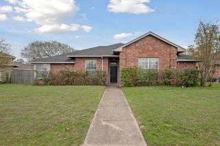 1106 Rosewood Lane, Lancaster, TX 75146