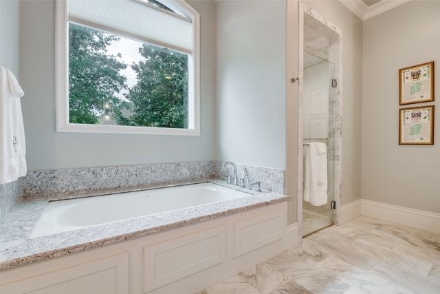 32 Fawn Wood Drive, Dallas, TX 75248