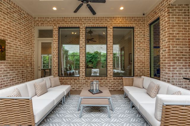 32 Fawn Wood Drive, Dallas, TX 75248