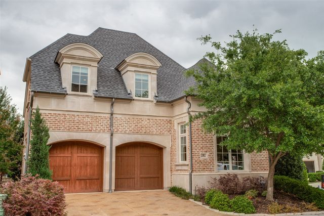32 Fawn Wood Drive, Dallas, TX 75248
