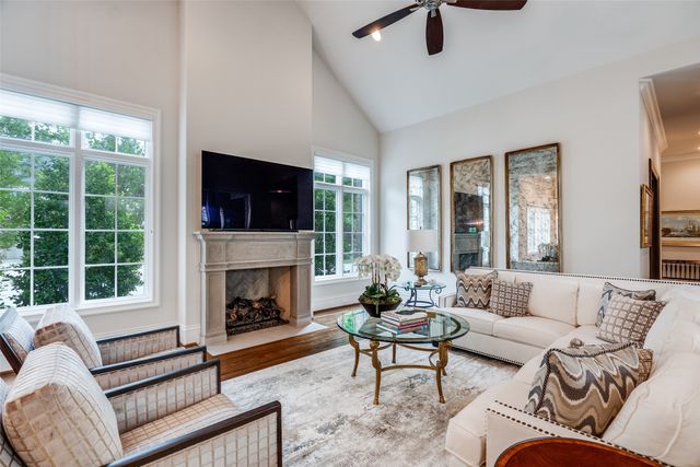 32 Fawn Wood Drive, Dallas, TX 75248