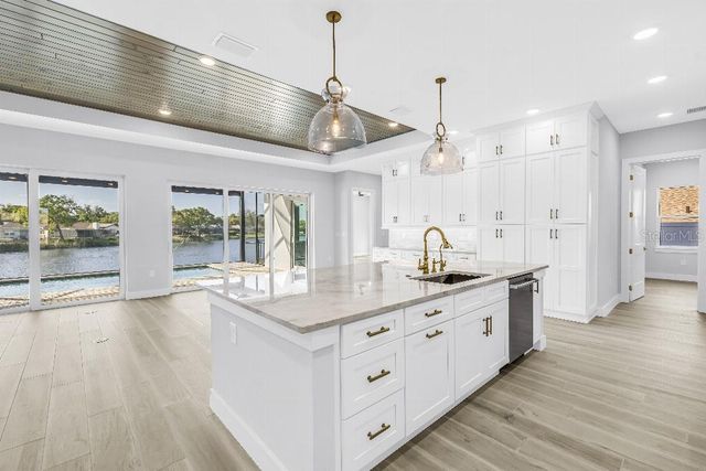 600 TALLAHASSEE DRIVE NE, St Petersburg, FL 33702