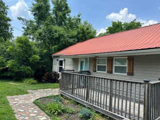 733 Monroe St, Clarksville, TN 37040