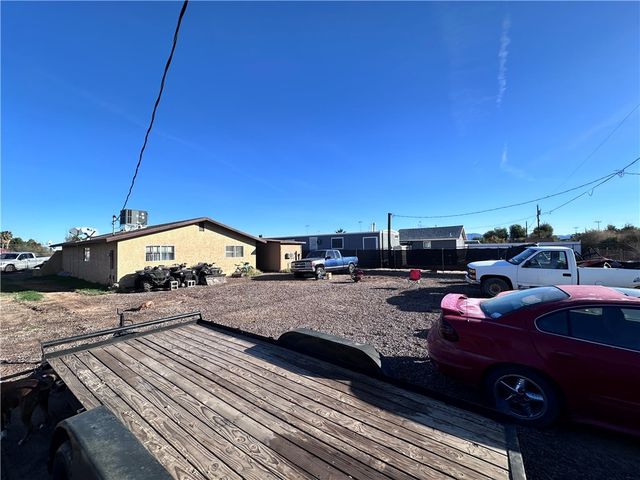 2186 E Cabot Drive, Mohave Valley, AZ 86440