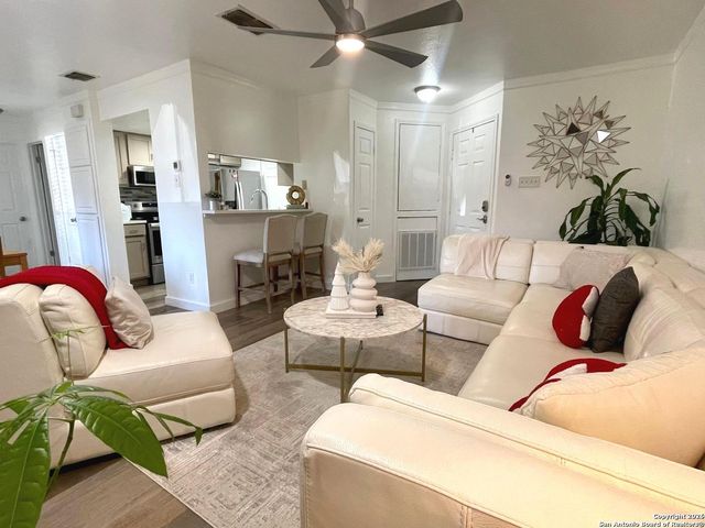 4839 Brandeis St Apt 413, San Antonio, TX 78249