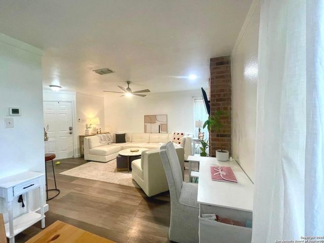 4839 Brandeis St Apt 413, San Antonio, TX 78249