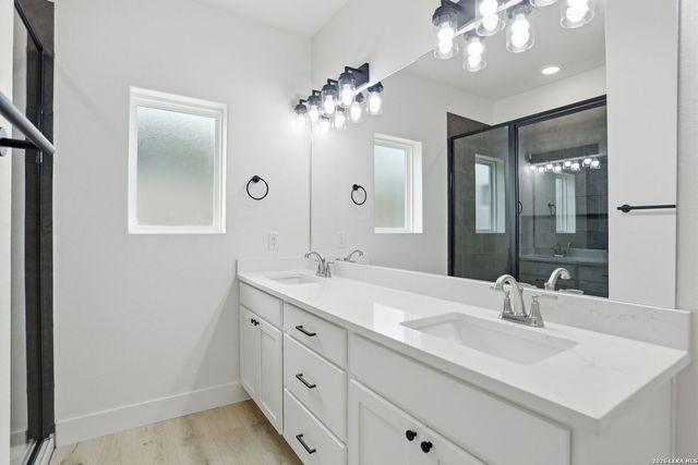 1147 PANIOLO DR, Boerne, TX 78006