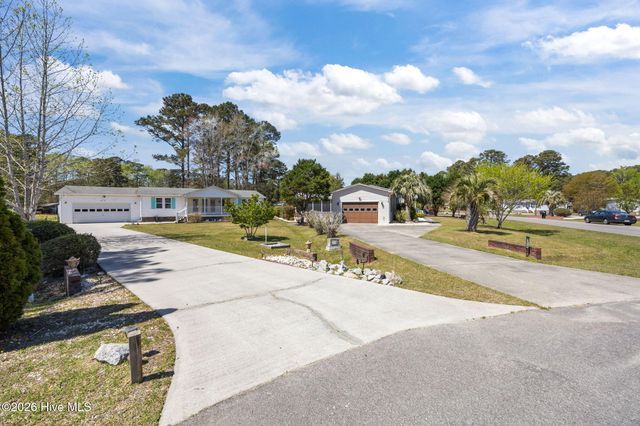 1018 Waterview Lane SW, Carolina Shores, NC 28467