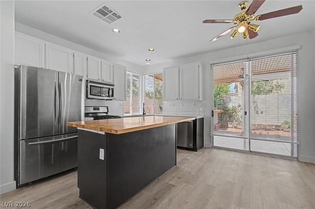 9011 Dulcimer Lane, Las Vegas, NV 89123