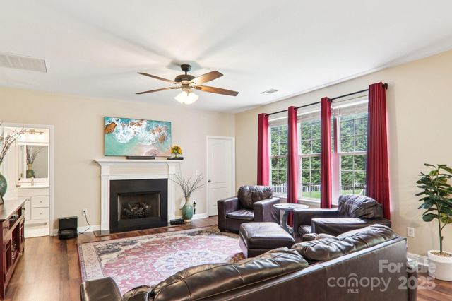 22 Streamside Drive, Hendersonville, NC 28791