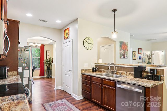 22 Streamside Drive, Hendersonville, NC 28791