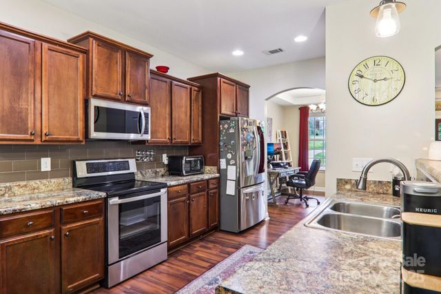 22 Streamside Drive, Hendersonville, NC 28791