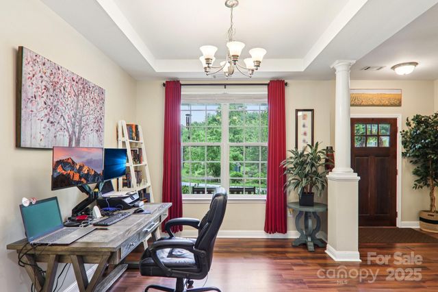 22 Streamside Drive, Hendersonville, NC 28791