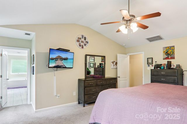 22 Streamside Drive, Hendersonville, NC 28791