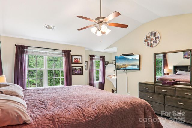 22 Streamside Drive, Hendersonville, NC 28791