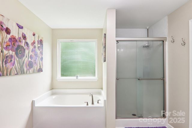 22 Streamside Drive, Hendersonville, NC 28791