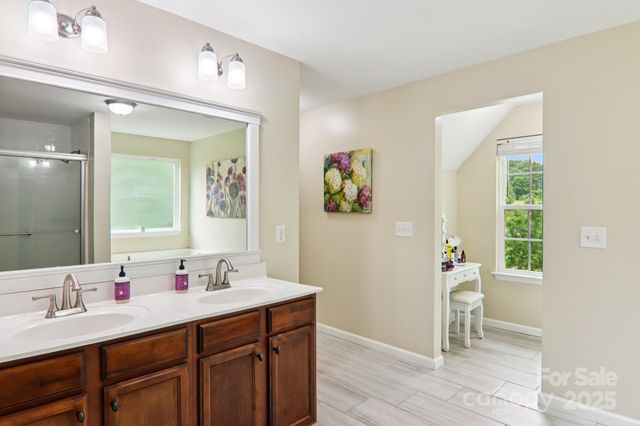 22 Streamside Drive, Hendersonville, NC 28791