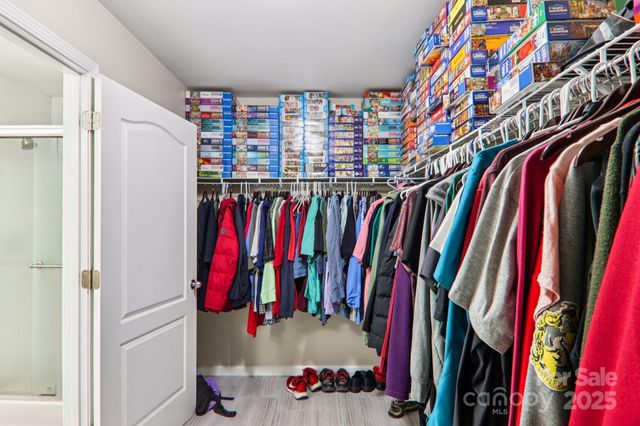 22 Streamside Drive, Hendersonville, NC 28791