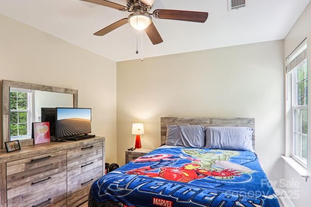 22 Streamside Drive, Hendersonville, NC 28791