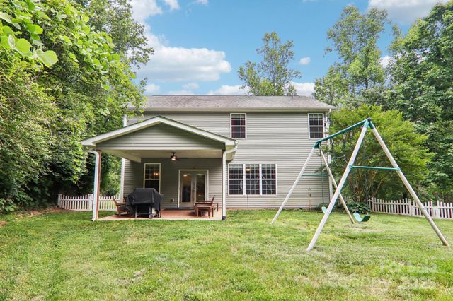 22 Streamside Drive, Hendersonville, NC 28791