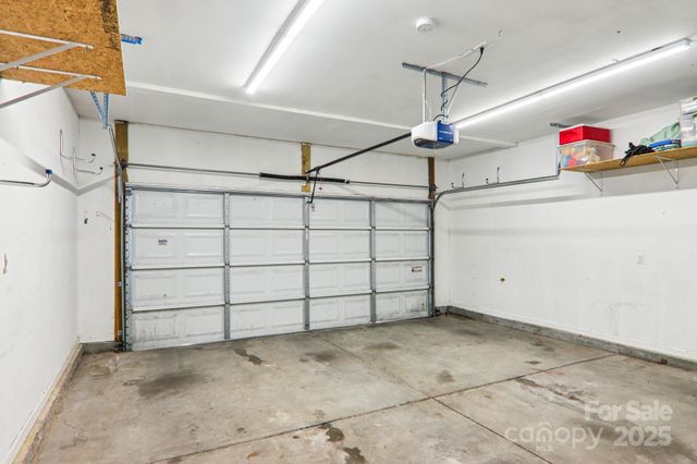 22 Streamside Drive, Hendersonville, NC 28791