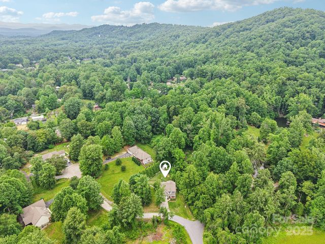 22 Streamside Drive, Hendersonville, NC 28791
