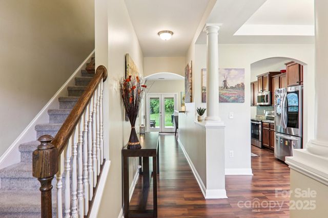 22 Streamside Drive, Hendersonville, NC 28791