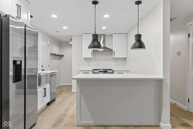 630 Karen Drive, Zionsville, IN 46077