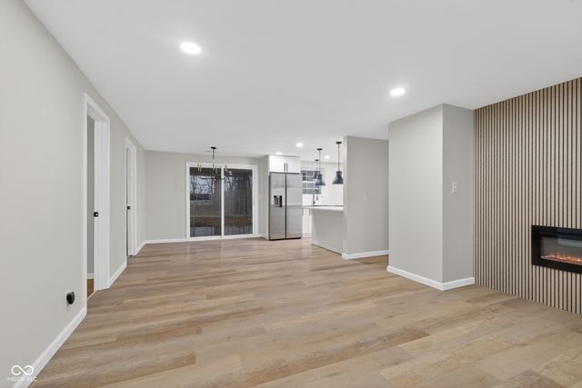 630 Karen Drive, Zionsville, IN 46077