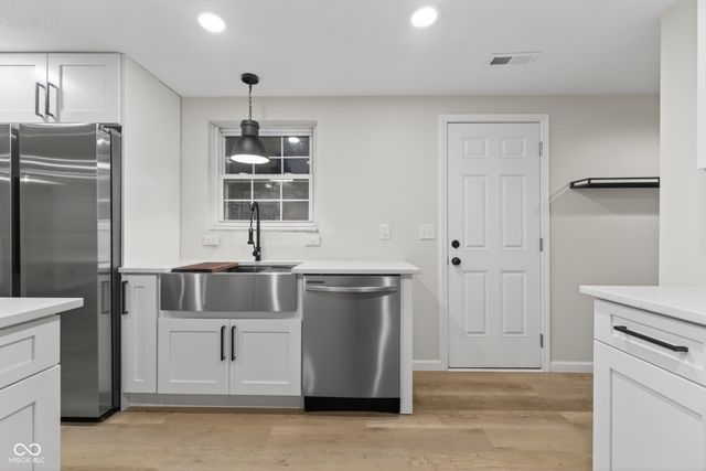 630 Karen Drive, Zionsville, IN 46077