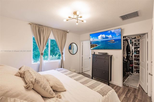 2333 SE 10th Street, Homestead, FL 33035