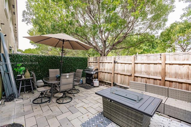2333 SE 10th Street, Homestead, FL 33035