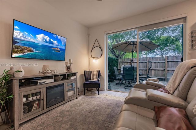 2333 SE 10th Street, Homestead, FL 33035
