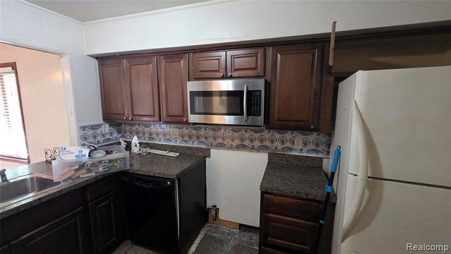 37256 Garvin Street, Clinton Township, MI 48036