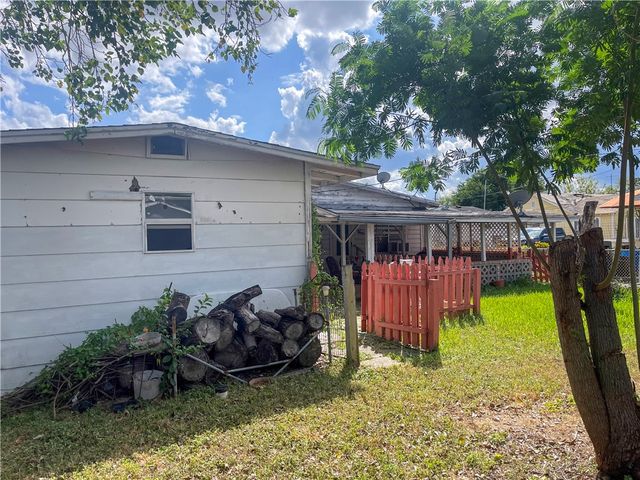 826 E Lott Ave, Kingsville, TX 78363