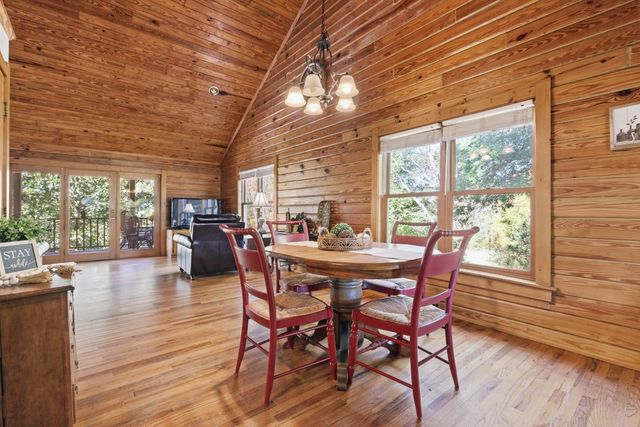 925 W 14 Highway, Landrum, SC 29356