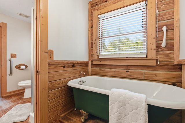 925 W 14 Highway, Landrum, SC 29356