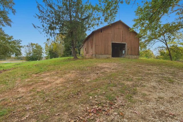 925 W 14 Highway, Landrum, SC 29356