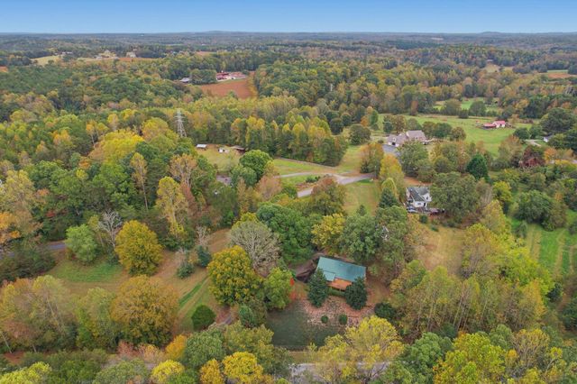 925 W 14 Highway, Landrum, SC 29356