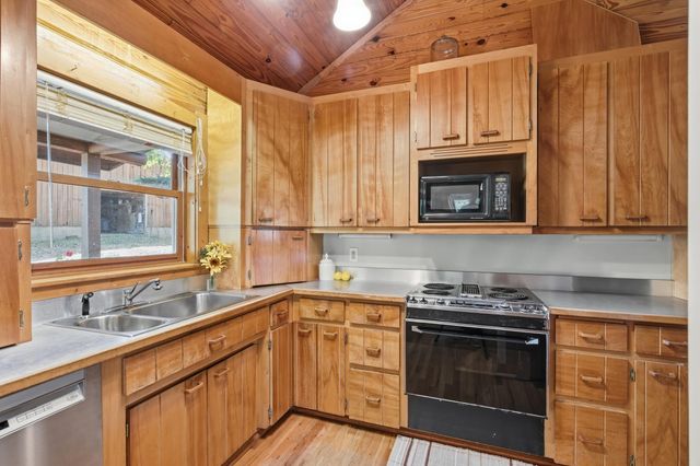 925 W 14 Highway, Landrum, SC 29356