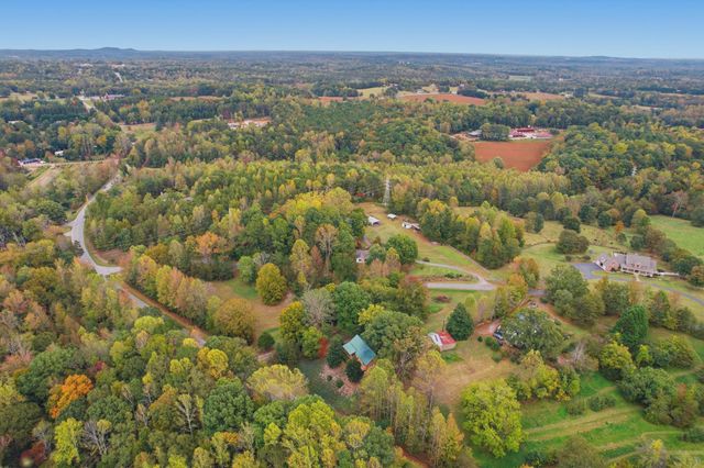 925 W 14 Highway, Landrum, SC 29356