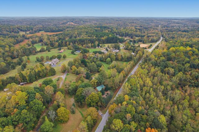 925 W 14 Highway, Landrum, SC 29356